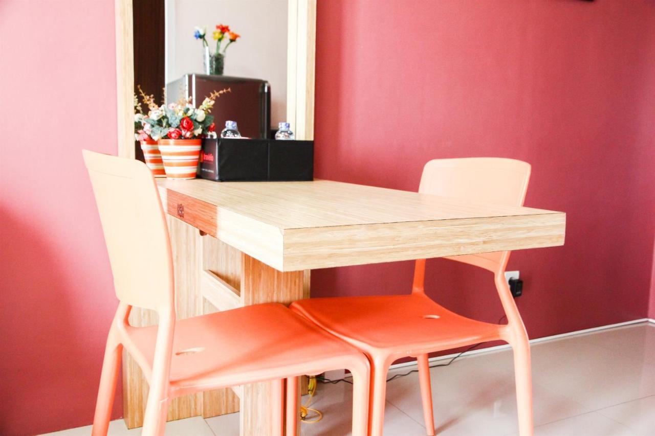 Best Price 2BR Mutiara Bekasi Apartment By Travelio Bagian luar foto