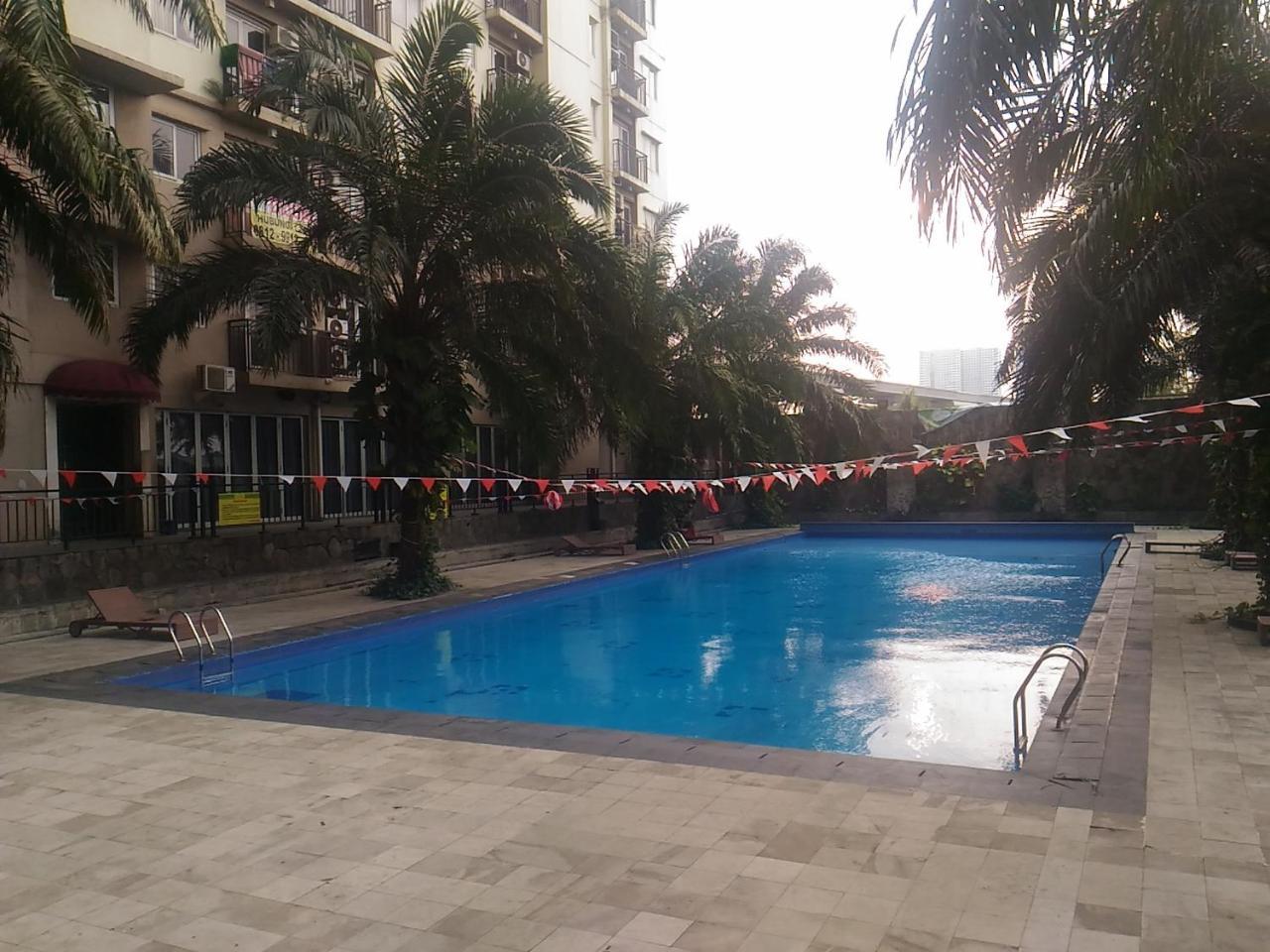 Best Price 2BR Mutiara Bekasi Apartment By Travelio Bagian luar foto